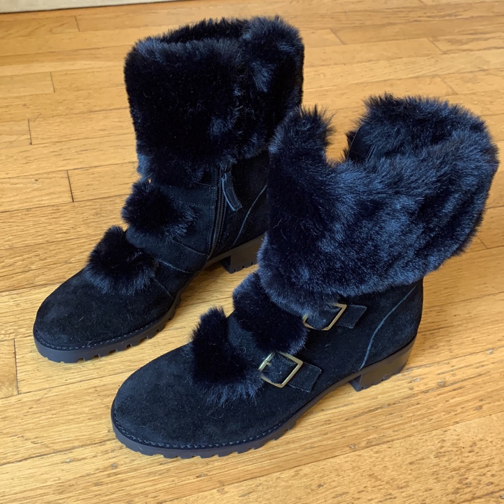 TALBOTS/UNISA WOMENS SUEDE BOOTS